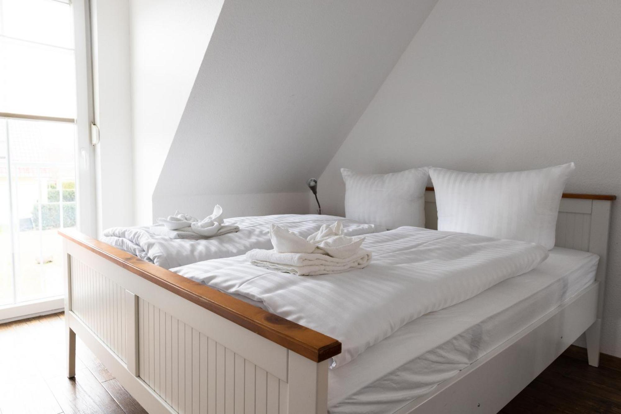 Meerferienhaus - Haus Schlehenweg ツィノヴィッツ エクステリア 写真
